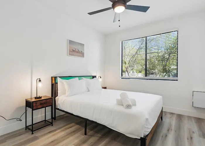 Cozysuites In Westgate With Pool #07 Apartment *