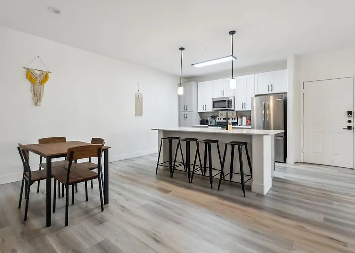 Apartment Cozysuites In Westgate With Pool #07 Glendale